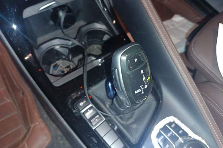 Used BMW X1 2020 sDrive20Li Premium Edition Gear Lever