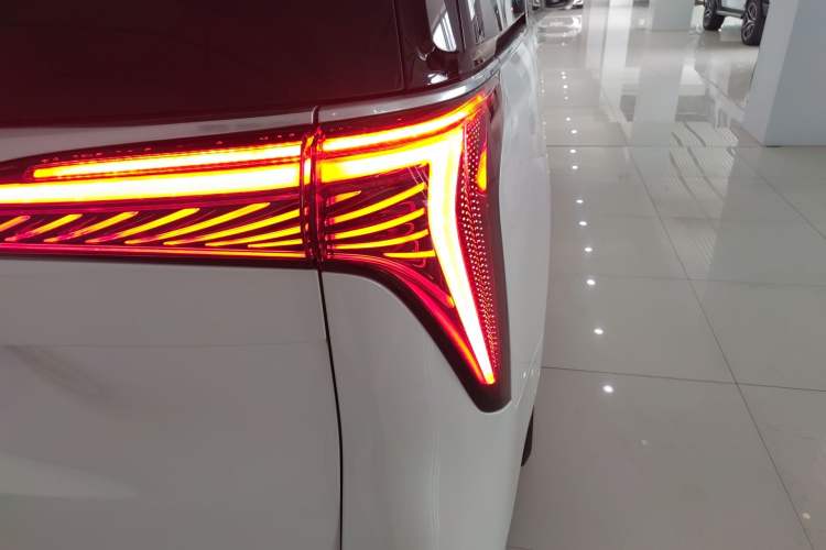 Used Buick Century 2023 2.0T Six-Seater Yinshi Edition