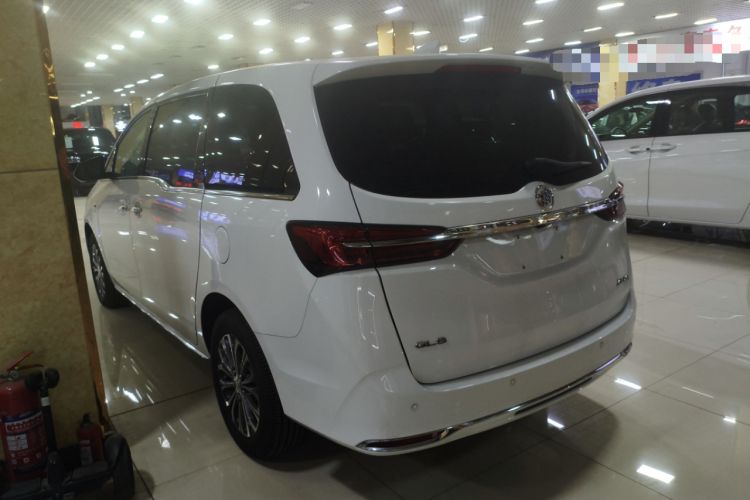 Used Buick GL8 2023 Facelifted Land Cruiser Executive Luxury Version