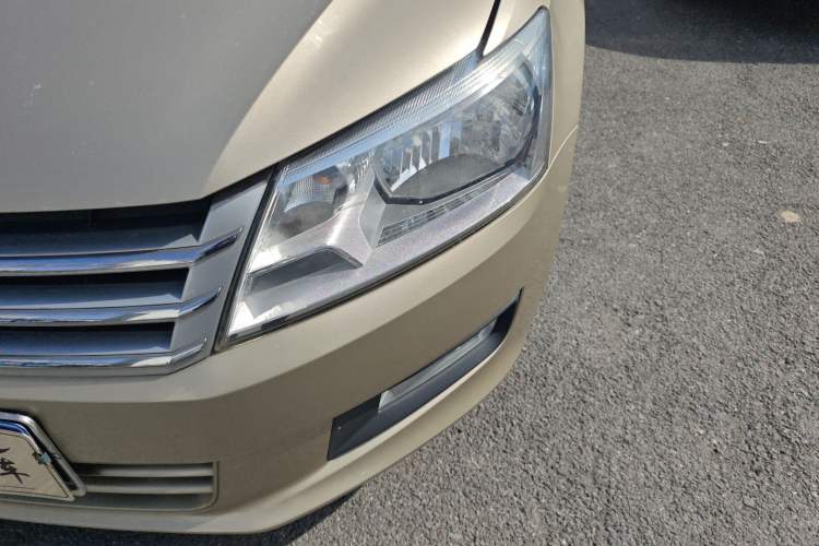 Used Volkswagen Santana 2013 1.6L Automatic Luxury Edition Left Front Headlight