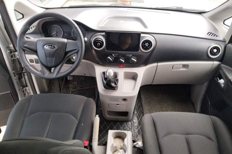 Used JAC Refine M3 2019 Creator Edition 1.8L Luxury Model Center Console