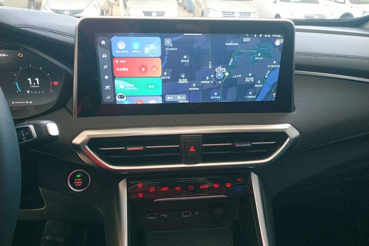 Used SAIC MAXUS G50 2023 PLUS 1.5T Automatic Escort Edition Audio And AC Panel