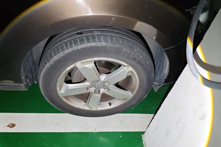 Used Audi Q5 2013 40 TFSI Comfort Edition Right Front Wheel Hub