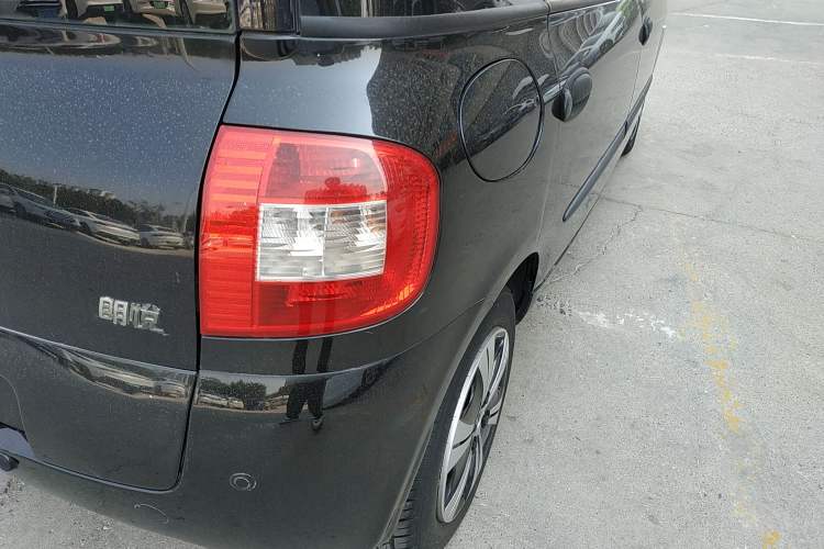 Used Zotye M300 2010 1.6L Gasoline Standard 6-Seater