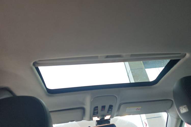 Used Haval H2 2016 Red-Label 1.5T Automatic Two-Wheel Drive Luxury Model Headliner