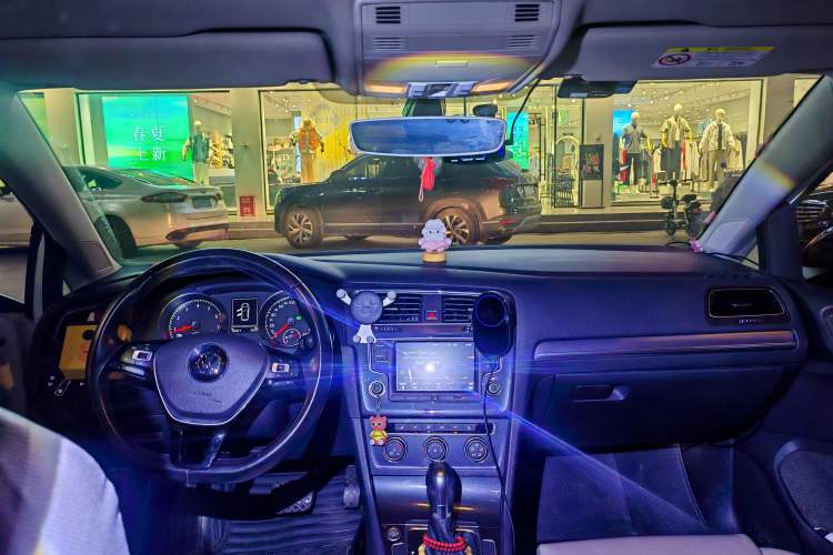 Used Volkswagen Golf 2017 230TSI Automatic Luxury Million-Vehicle Commemorative Edition Headliner