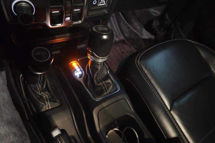 Used Jeep Wrangler New Energy 2021 Four-Door 2.0T 4xe Sahara First Edition Gear Lever