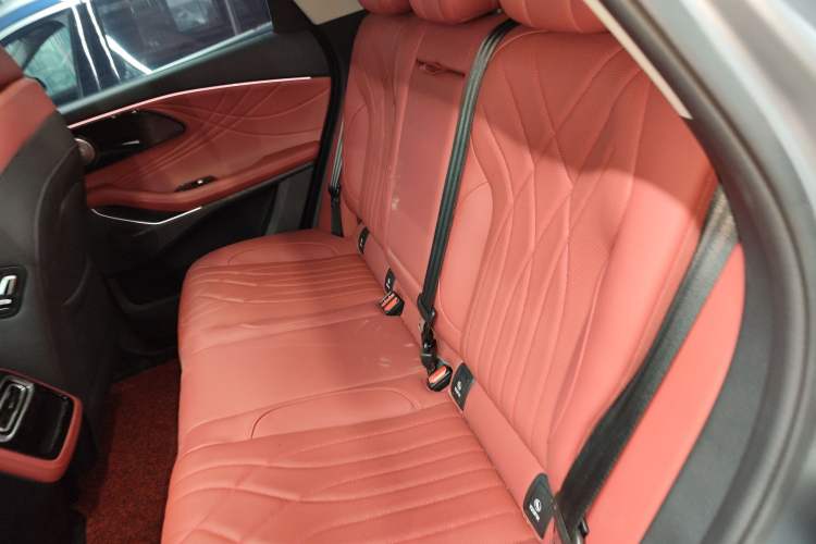 Used EXEED Stellar 2023 400T Two-Wheel Drive Comfort Flyfish Edition