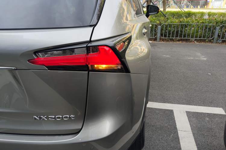 Used Lexus NX 2015 200T All-Wheel-Drive Fēngshàng Edition
