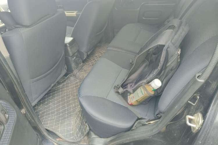 Used Nissan Paladin 2013 2.4L Two-Wheel Drive Standard Version China IV Standard Left Rear Seat