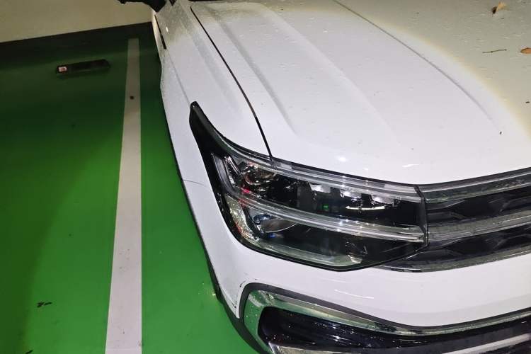 Used Volkswagen Tharu 2023 300TSI Two-Wheel-Drive Full Moon Edition Right Front Headlight