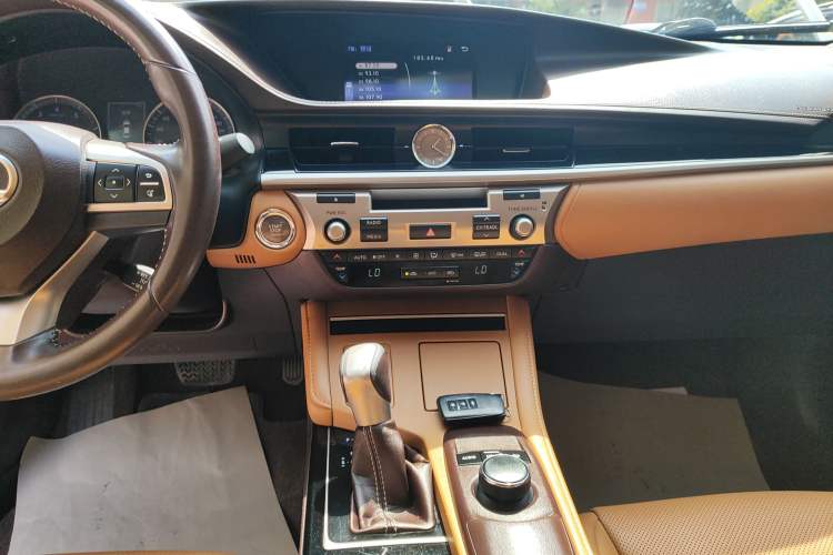 Used Lexus ES 2016 200 Midnight Special Limited Edition
