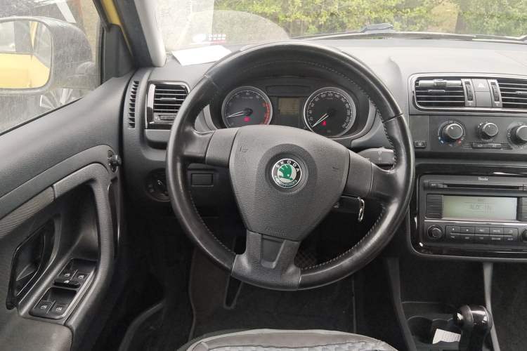 Used Skoda Fabia 2011 1.6L Automatic Cool Black Edition
