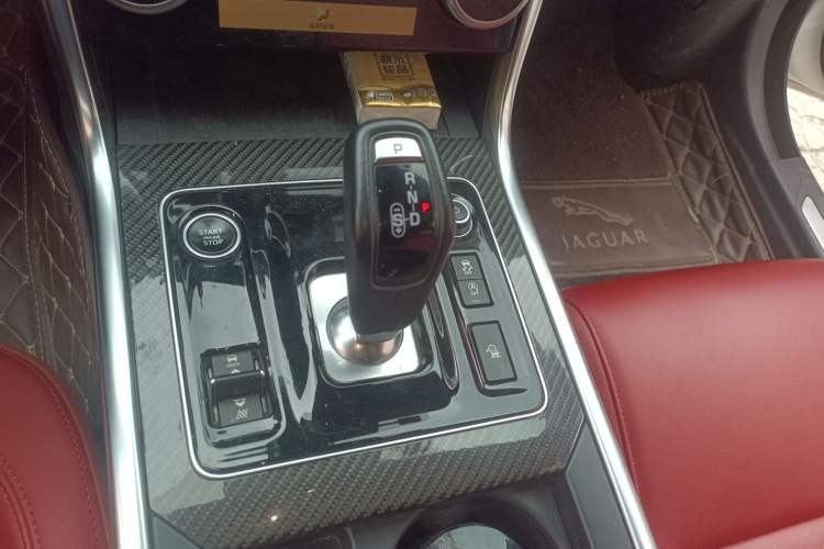 Used Jaguar XEL 2021 2.0T 250 PS Black Edition Sport Version Gear Lever