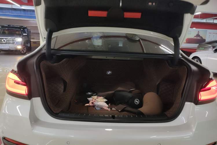 Used BMW 5 Series 2022 Restyled 530Li Leading Edition M Sport Package Trunk