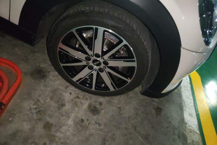 Used MINI 2023 Updated 1.5T COOPER Artist Right Front Wheel Hub