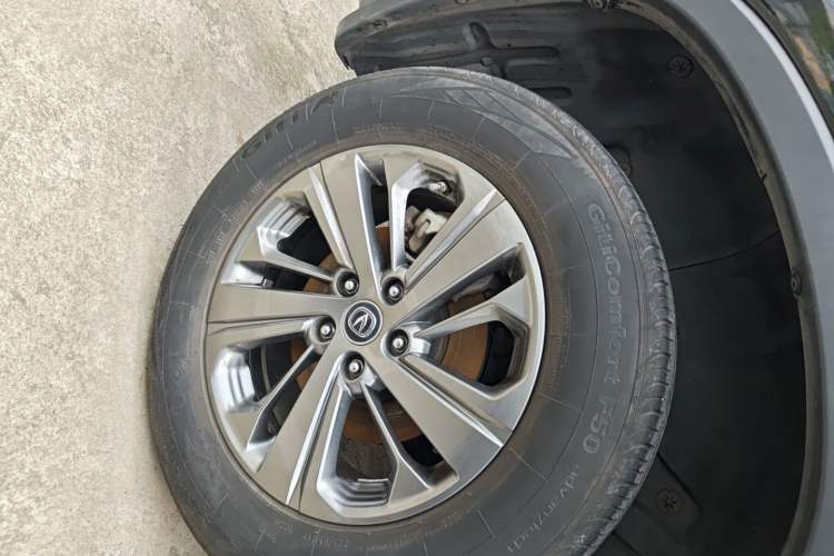 Used CHANGAN CS75 2021 Honor Million Edition 280T DCT Luxury Model Right Rear Wheel Hub