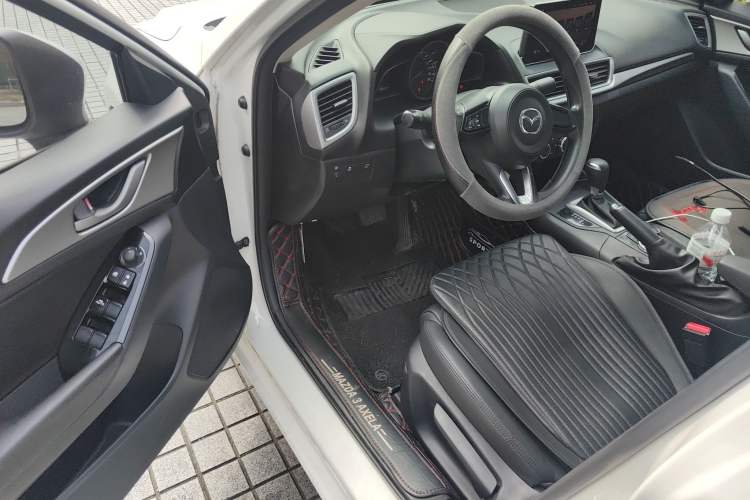 Used Mazda 3 Axela 2019 Cloud-Controlled Version Sedan 1.5L Automatic Comfort Trim China VI Standard
