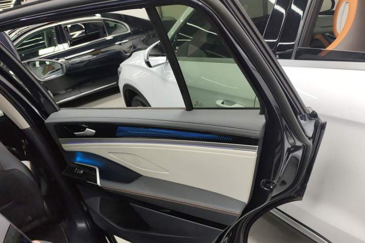 Used Volkswagen ID.6 CROZZ 2022 Long-Range PRO Edition