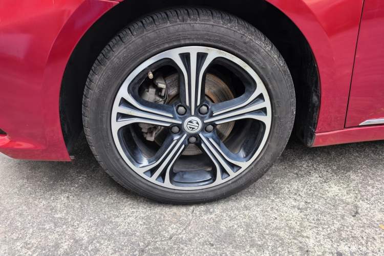 Used MG 6 2017 20T Automatic Luxury Smart Connect Version China V Standard Left Front Wheel Hub