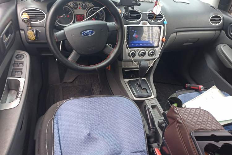 Used Ford Focus 2013 Hatchback Classic 1.8L Automatic Base Model Center Console