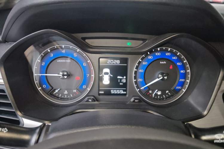 Used Geely Auto Vision X3 2019 Upgraded Model 1.5L Manual Elite Version
