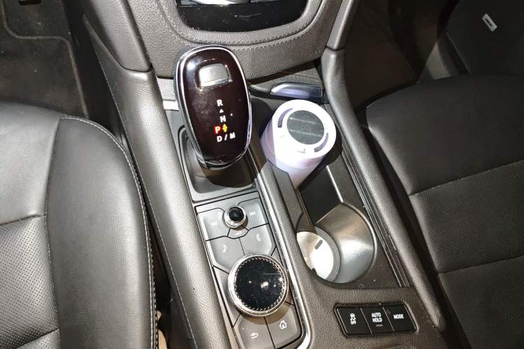 Used Cadillac XT6 2021 28T Six-Seater Four-Wheel-Drive Luxury Version Gear Lever