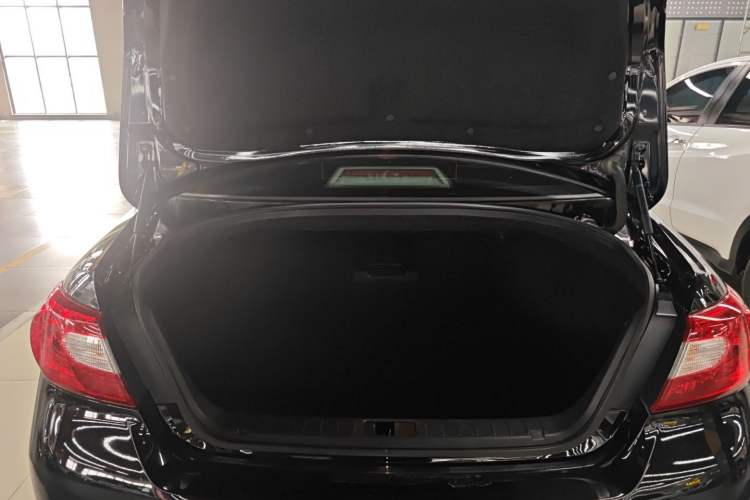 Used Infiniti Q70 2013 Q70L 2.5L Elegance Edition