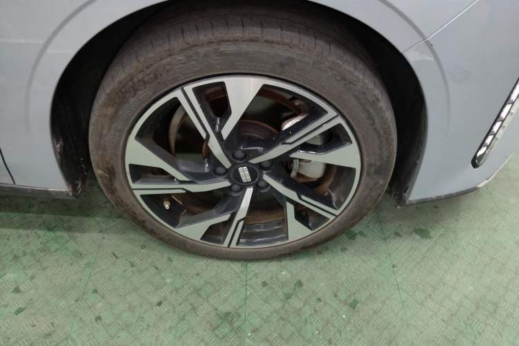 Used Geely Galaxy L6 2023 125km Starship
