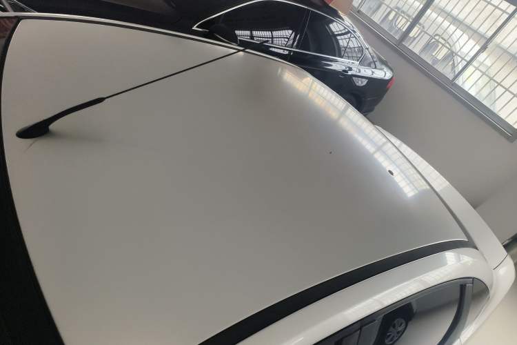 Used Ford Focus 2013 Sedan Classic 1.8L Manual Base Model Roof