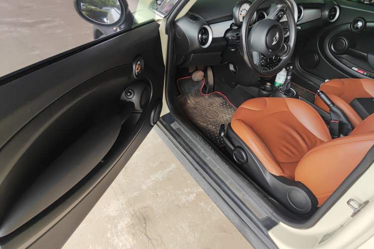 Used MINI 2011 1.6L COOPER Fun
