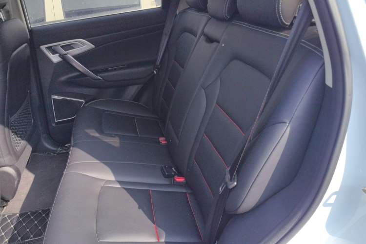 Used Geely Auto Emgrand X7 Sport 2020 1.8TD DCT Two-Wheel Drive Smart Connect 4G-Enabled Version Left Rear Seat