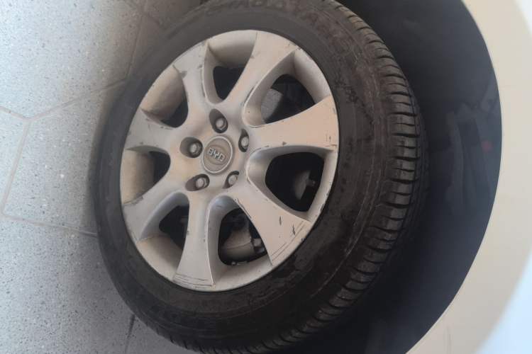 Used BYD e5 2016 300 Luxury Edition