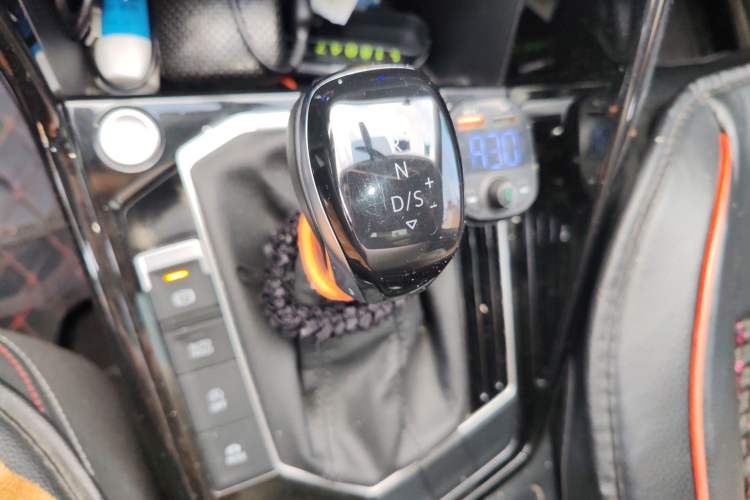 Used Volkswagen Tayron 2022 280TSI Two-Wheel Drive Luxury Smart Connectivity Version Gear Lever