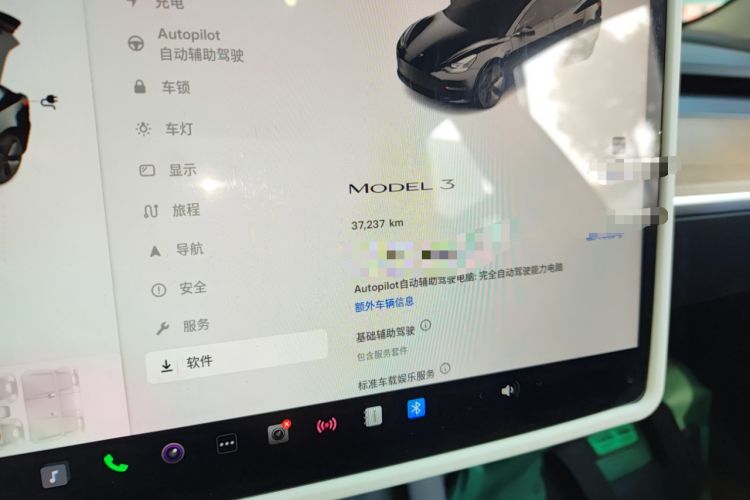 Used Tesla Model 3 2022 Rear-Wheel-Drive Version Odometer Close Up