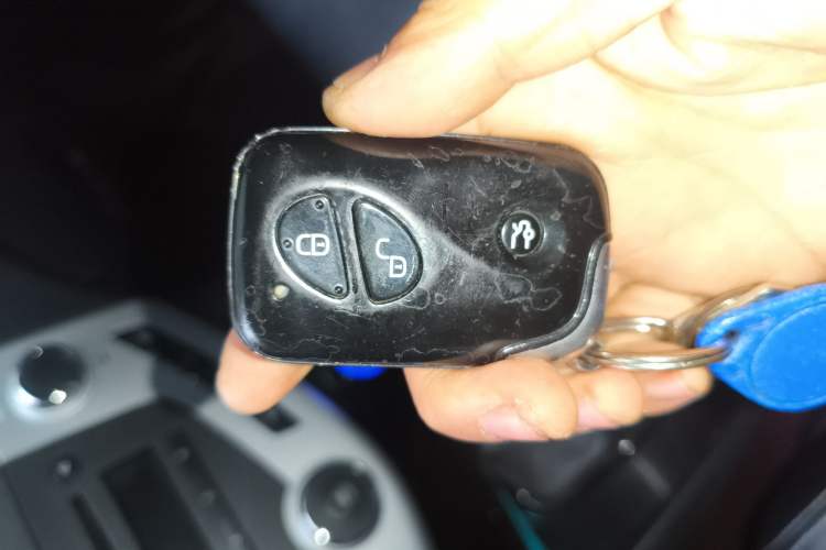 Used BYD S6 2013 Platinum Edition 2.0L Manual Luxury Model
