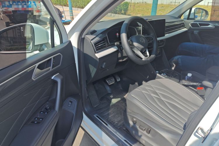 Used Volkswagen Tiguan L 2023 Restyled 330TSI Automatic Two-Wheel Drive R-Line Enhanced Comfort Version Driver Seat