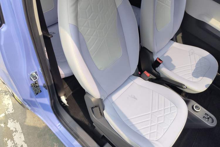 Used Wuling Hongguang MINIEV 2021 Macaron Premium Model – Lithium Iron Phosphate Right Front Seat