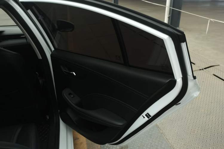 Used Roewe i5 2023 1.5L CVT Luxury Edition