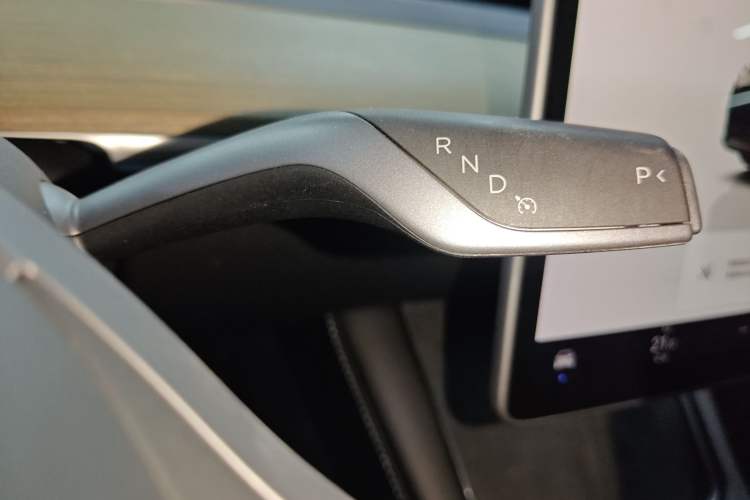 Used Tesla Model Y 2022 Long-Range All-Wheel-Drive Version
