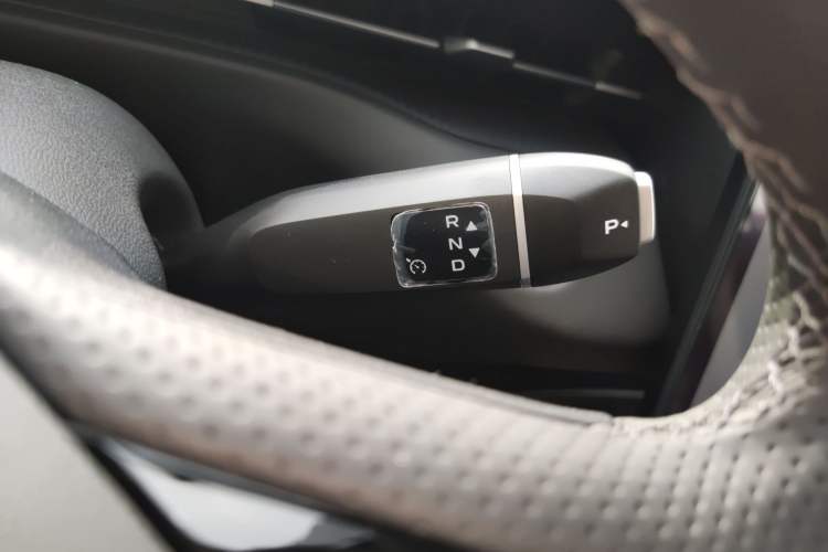 Used CHANGAN Eado PHEV 2025 Smart New Blue Whale 145KM High-Energy Edition Gear Lever