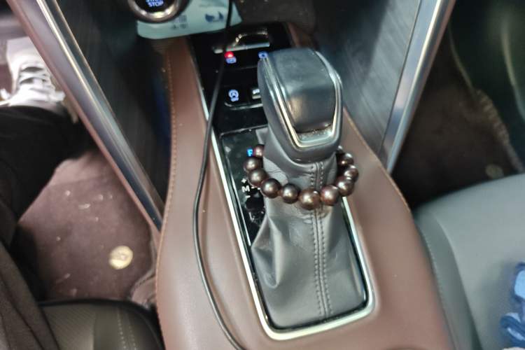 Used Toyota Harrier 2022 2.0L CVT Two-Wheel Drive Deluxe Edition
