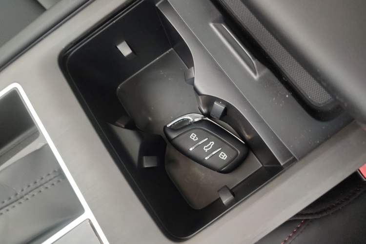 Used Roewe i5 2026 Model 1.5L CVT Luxury Version