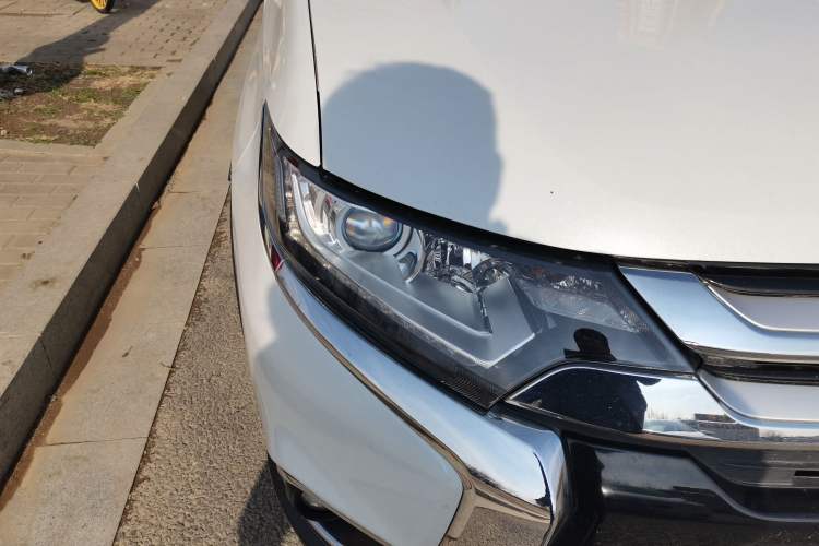 Used Mitsubishi Outlander 2017 2.0L Two-Wheel Drive Glory Edition 5 Seats
