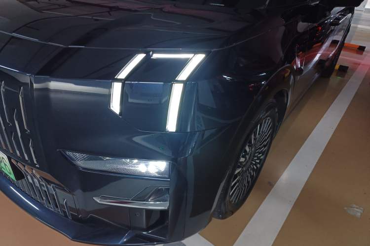 Used Zeekr 009 2022 WE Edition Left Front Headlight