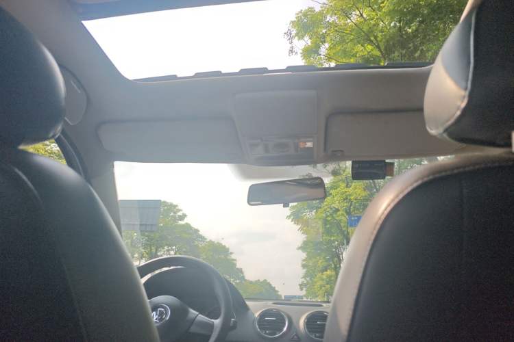 Used Volkswagen Lavida 2011 1.6L Automatic Premium Edition Headliner