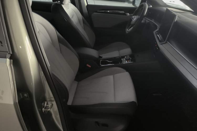 Used Volkswagen Tayron 2025 Tiguan L 380TSI 4Motion Luxury Easy Package