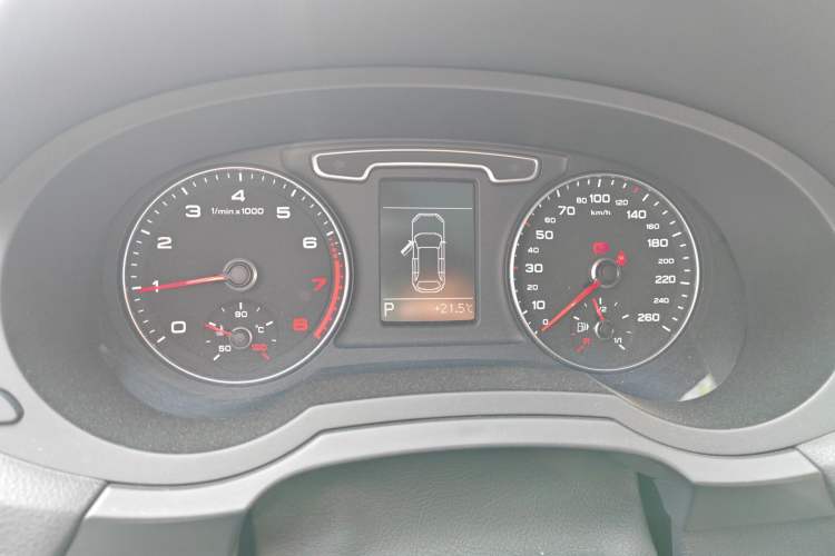 Used Audi Q3 2013 35 TFSI Ambition Edition Instrument Cluster