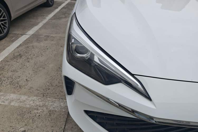 Used Roewe i5 2023 1.5L CVT Luxury Edition Right Front Headlight