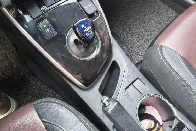 Used Toyota Corolla 2018 Dual-Engine 1.8L E-CVT Smart Edition Gear Lever